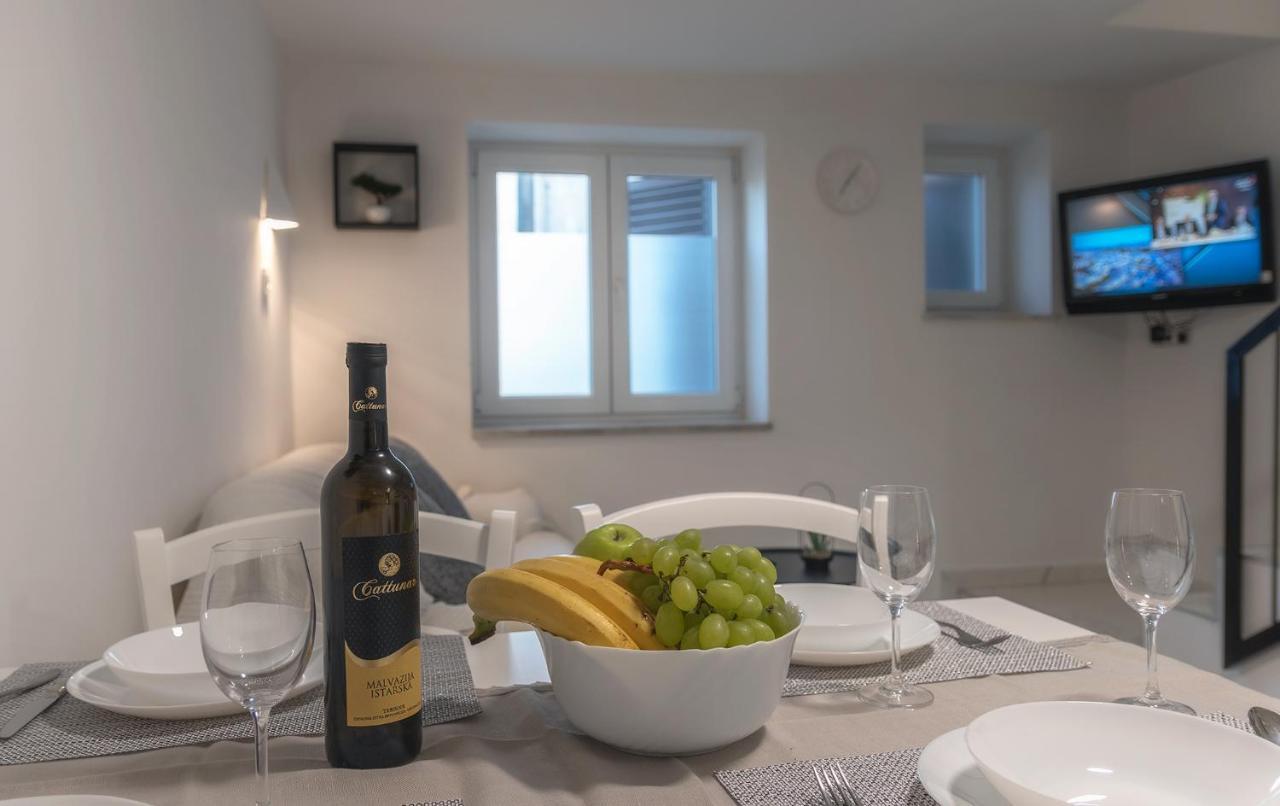 Holiday Home Volta Rakalj エクステリア 写真