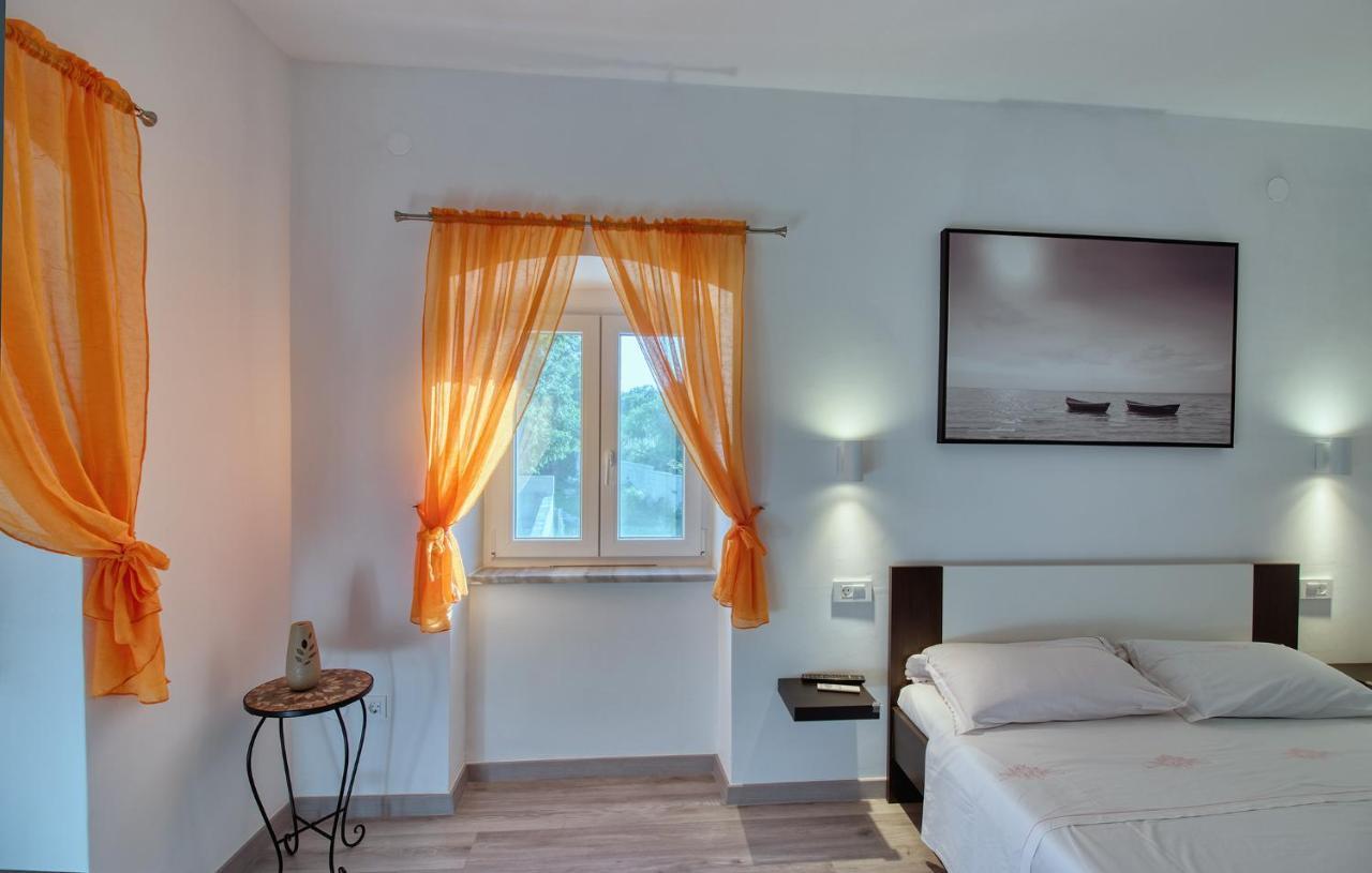 Holiday Home Volta Rakalj エクステリア 写真